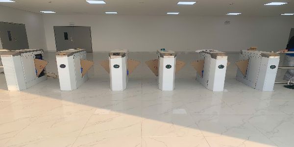 Dự án lắp đặt hệ thống cửa phân làn Flap Barie kiểm soát lối ra vào tại Nhà máy Autoliv